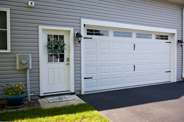 24/7 Emergency Garage Door Panel Replacement experts in Cowarts, AL